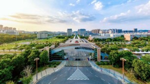 【杏林五载新答卷】向世界播撒中医药文化的种子