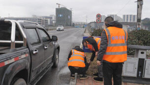 会同县公路养护中心全力迎战寒潮 筑牢群众出行安全防线
