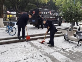 寒潮中的“建行蓝”：风雪虽冷，服务暖心