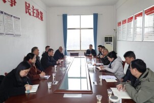 娄底潇湘职业学院调研组赴定点帮扶村开展调研及春节前走访慰问活动