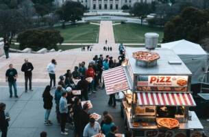 五角大楼“披萨指数”飙涨