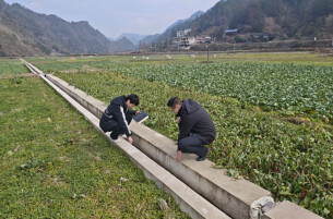 新晃：以严实作风解民忧促发展