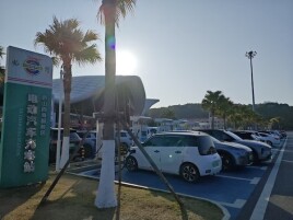 回乡三年，“候鸟人群”见证湘中乡镇充电站从1到9｜新春走基层​​​​​​​