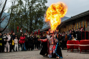 电影《101金库》拉动“民间故宫”张谷英村春节文旅热