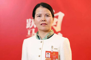 全国人大代表甘胜莲：推动“AI+医疗”从“试点示范”向“全面普惠”转型