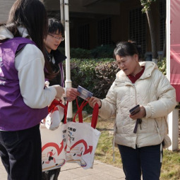 艺心防非 守护平安——长沙理工大学设计艺术学院开展社区防非反诈互动课