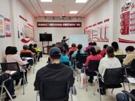 芙蓉区跃进湖社区把“便民课堂”搬进唱歌班