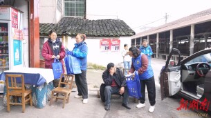 鹤城区开展禁种铲毒宣传活动  筑牢乡村禁毒防线