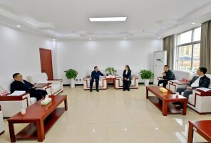 陈澎赴市人大常委会、市政协、张家界军分区走访调研