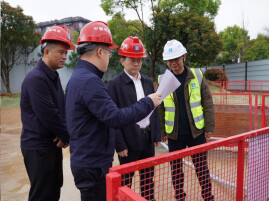 黄军其检查防汛备汛、安全生产并督导经济运行工作