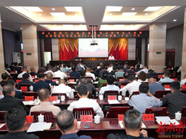 树立和践行正确政绩观学习教育读书班暨岳阳楼区委理论学习中心组2026年第二次集体（扩大）学习举行