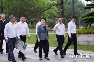 吴桂英调研“馆园融合”工作