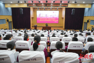 云溪区95岁老兵走进校园口述革命故事——“幸福生活是无数先烈用鲜血换来的”