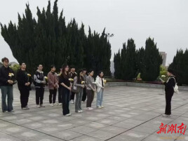南华大学化学化工学院开展烈士陵园祭扫活动