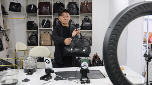 残疾人创新创业典型 | 段辉喜：自强不息闯新路 电商逐梦写人生