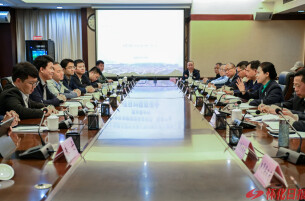 韦朝晖与来怀企业家投资考察团会谈