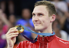 羽毛球奥运冠军安赛龙宣布退役