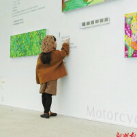 摩托车载着诗 萤火虫开出花|湘江副刊·艺风