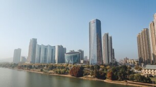 侃财邦 | 三湘银行税务罚单背后的困局与突围