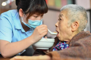 湘潭市让“银发族”在家门口乐享晚年