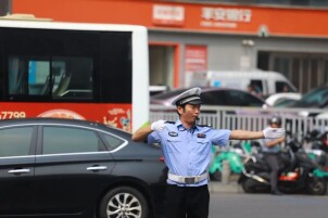 随手拍个长沙交警，竟是熟人！你认识吗？