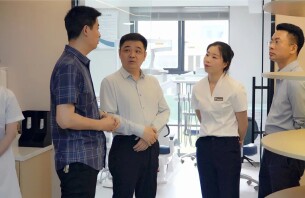 西洞庭管理区：李智勇调研项目建设和企业发展情况