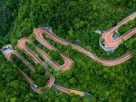 Aizhai Mountain Road Takes on a New Look