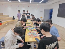 送我一朵小红花！长沙民政职院软件学院成功举办“5·25扭扭棒”活动