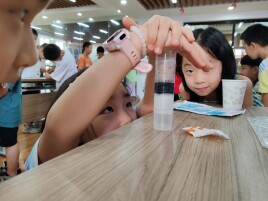 造个神奇净水器！南湖社区这节科普课孩子们直呼“好玩”