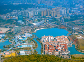 两千架无人机点亮桐溪湖！大王山演艺公园打造文旅新地标