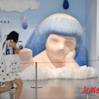 “发呆小女孩”华中首展来了！梅溪湖艺术博物馆梦境季开启柔软治愈之旅