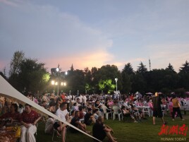 啤酒厂区观赛 草坪音乐会相伴 湘超常德“第二现场”燃动夏夜