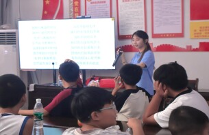手势舞、活动操、绘画......这堂素质教育课有趣又有料