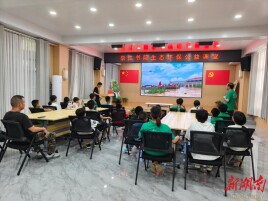 崇江书院的一堂环保课，两公里路上的垃圾消失了！