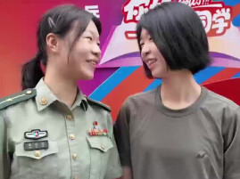 妹妹新生入学报到，博士姐姐当校园向导