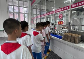 平江县城北学校：焕新启“食”光  聚力护成长