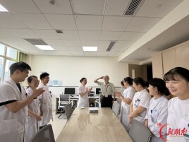 98岁老战士送四封手写信：20年看病只认这一家