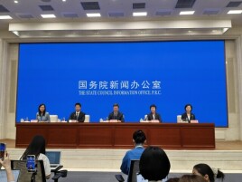 手术机器人、脑机接口、个人医保云等硬核科技落地应用——“十五五”医疗保障跑出科技惠民“加速度”