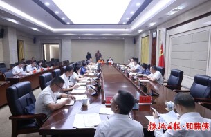 王建球就党代会报告听取“两代表一委员”和基层干部群众代表意见建议