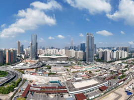 今日，重建后的皇岗口岸正式开通