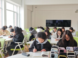 理论·思政课 | 以问题为导向，提升思政育人实效