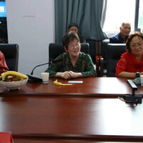 情暖重阳，银发生辉，溆浦县人社局开展退休人员集中学习暨重阳节主题活动
