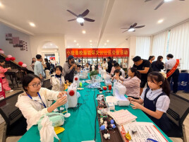 重阳活动多点开花 荷花园街道温情服务暖邻里