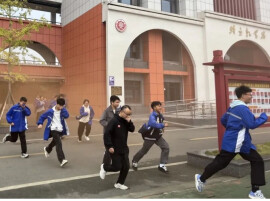 麻阳一中开展防踩踏暨消防应急疏散演练