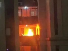 住宅连廊突发起火！这个隐患你家门口可能也有，赶紧排查