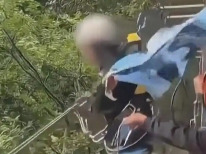 女游客体验瀑布秋千坠亡，调查报告公布：操作人员未严格执行操作规程，2名事故直接责任人已移送司法机关处理