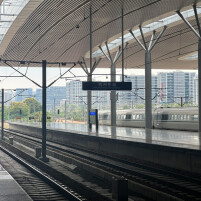 五一假期首日车票开售，日均安排开行旅客列车3420列