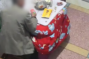 旅馆内煤炉取暖引发火灾，消防紧急救援