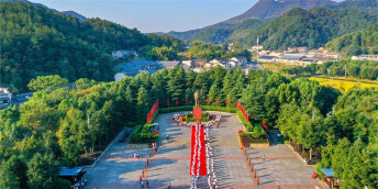 各地干群缅怀英烈