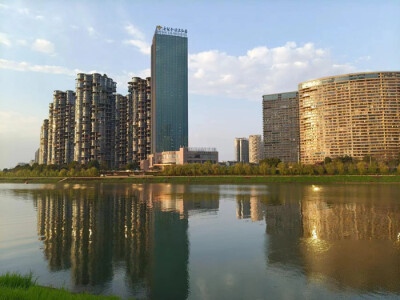 多场高级别会议关注房地产，有一线城市再迈重要一步